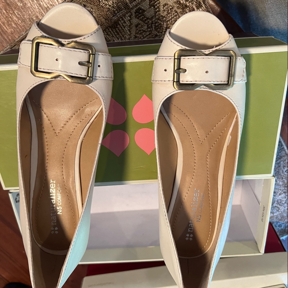 Cream Wedge shoes, Size 6.5.